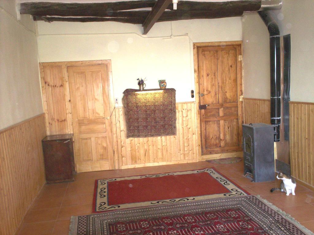 Rural Horizons On La Ruta Del Cister Hotel Fores Exterior photo