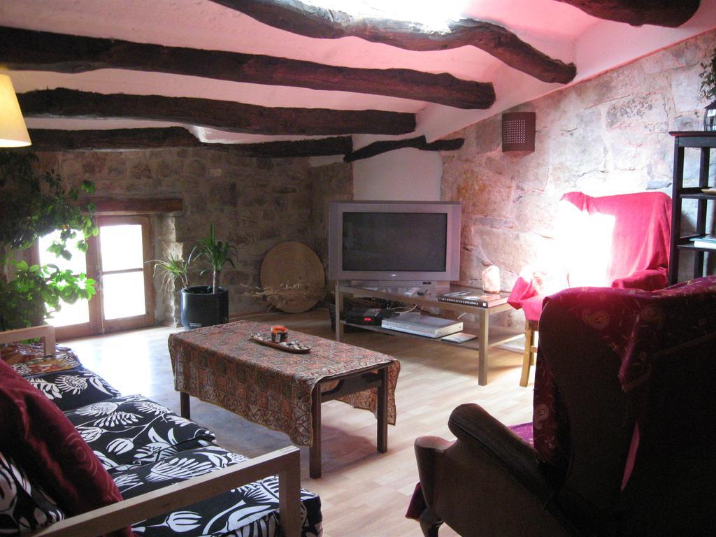 Rural Horizons On La Ruta Del Cister Hotel Fores Exterior photo
